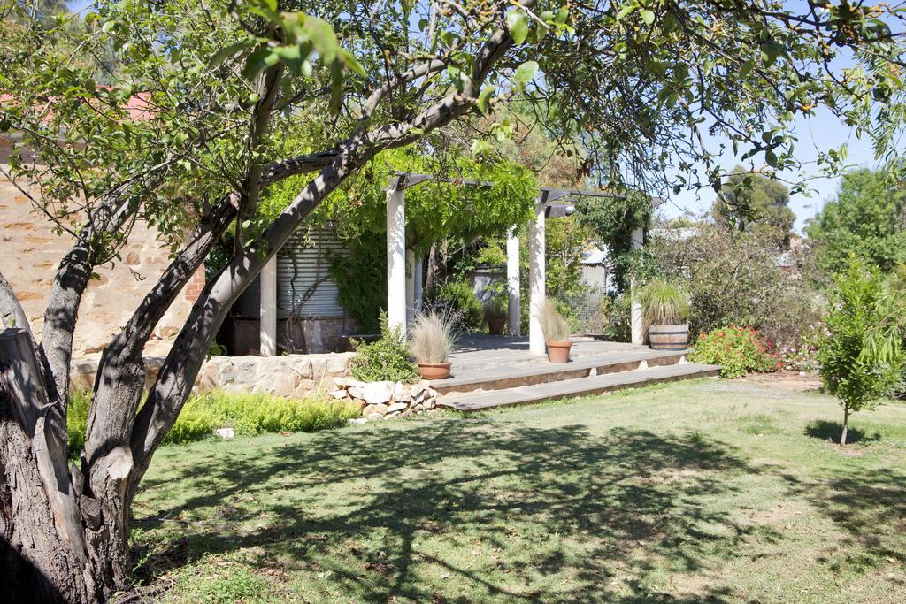 The Fruiterer'S Bed & Breakfast Farrell Flat Exterior photo